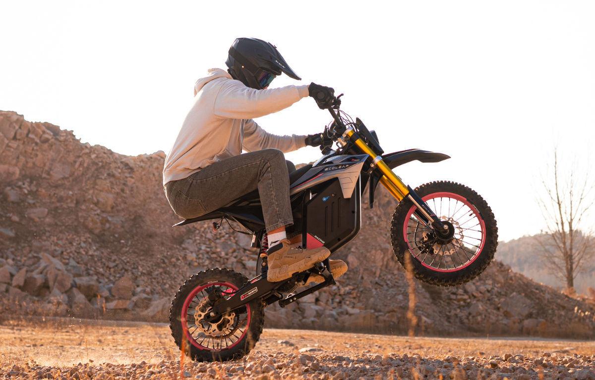 Mid-Drive vs. Hub Motor: Which Is Best for an Electric Dirt Bike?